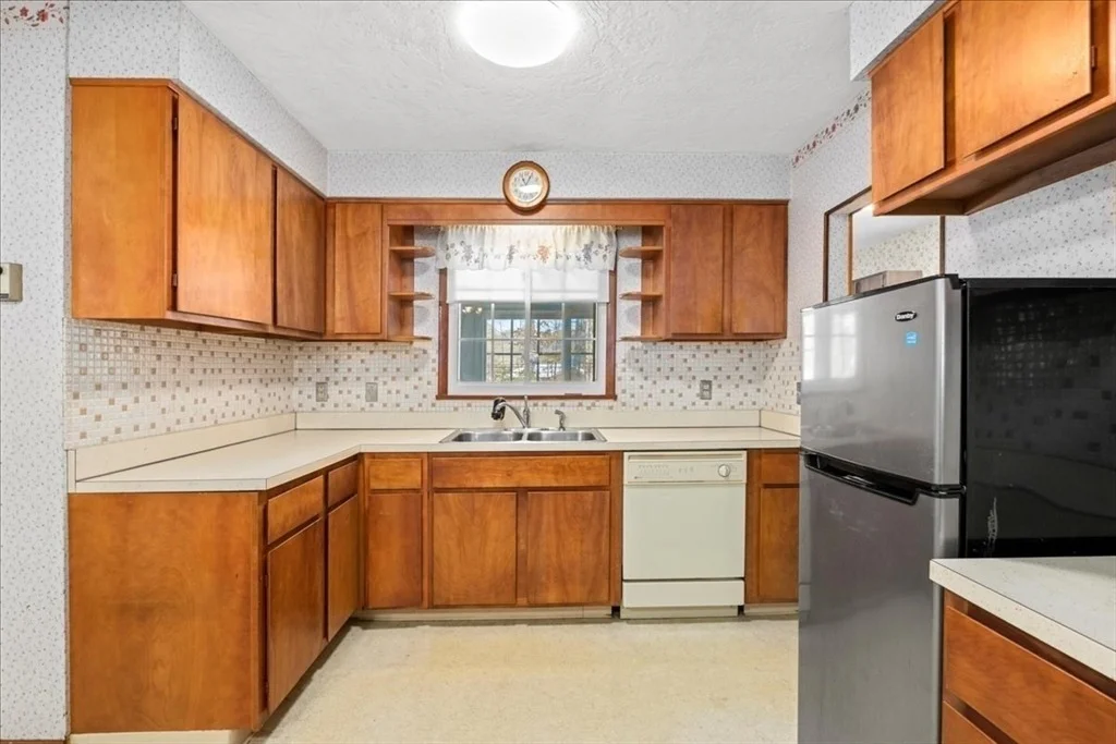 Photo of 256 Worcester Rd