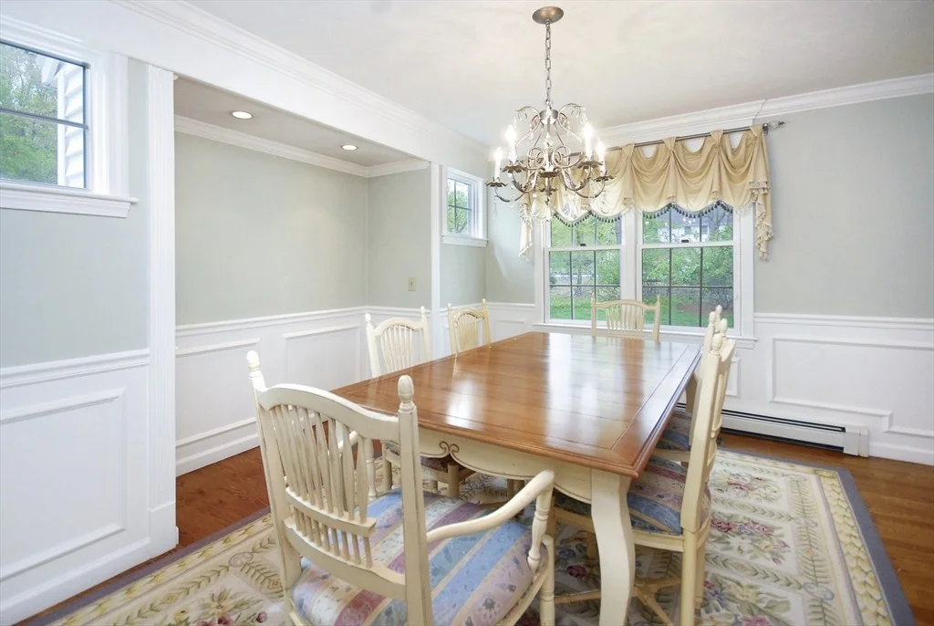 Photo of 2 Blackthorne Cir