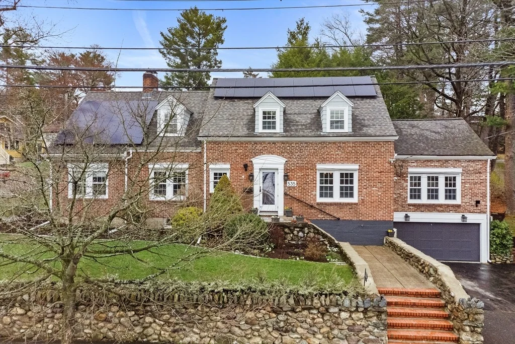 Photo of 535 Great Plain Ave