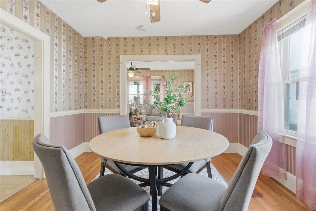 Photo of 284 Beacon St
