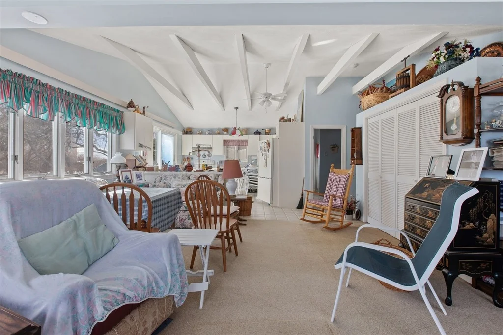 Photo of 6 Brewsters Ln