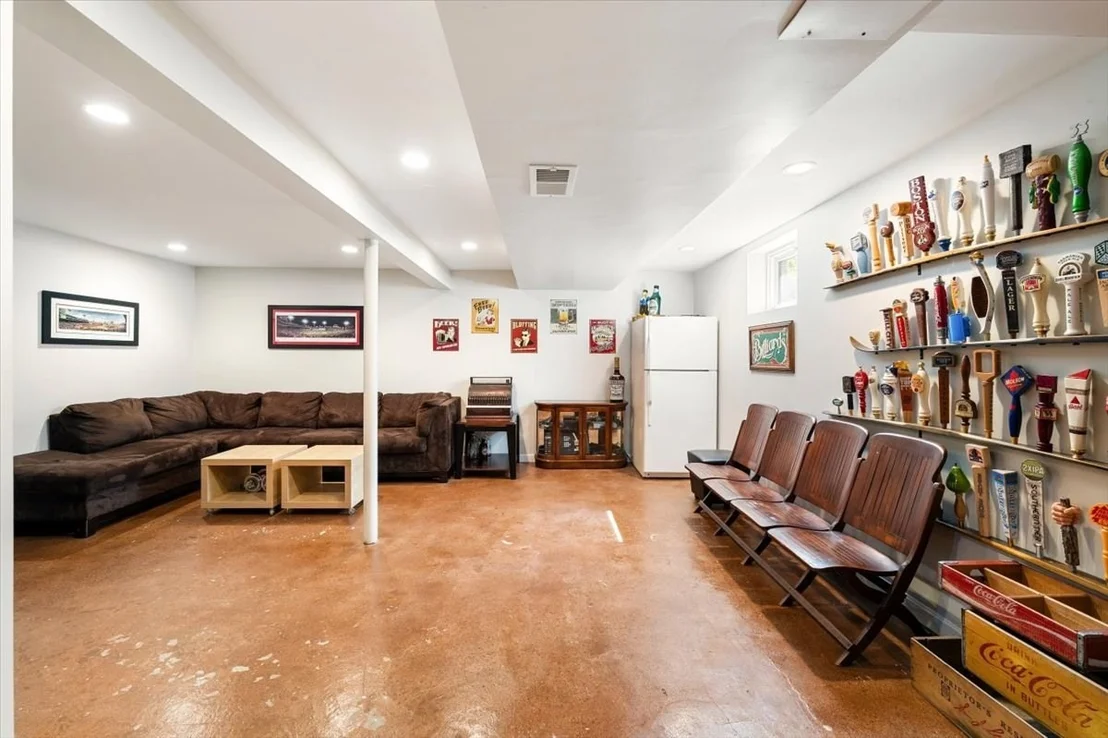 Photo of 147 Howe Street