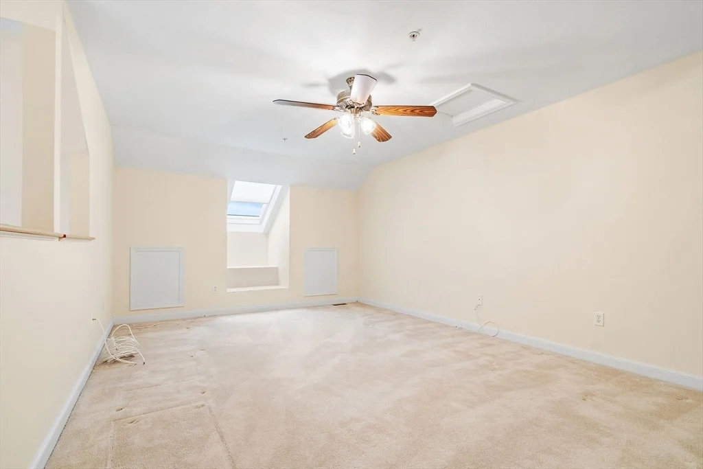 Photo of Unit E at 7E Strawberry Lane