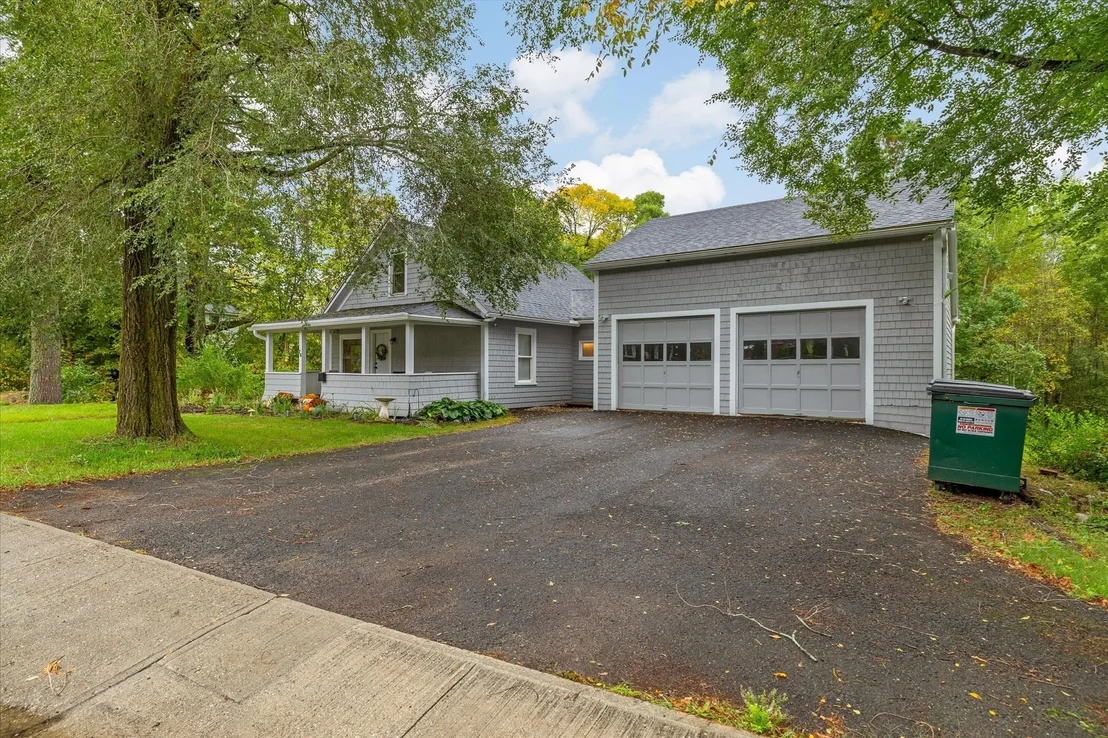 Photo of 75 Pequoig Ave