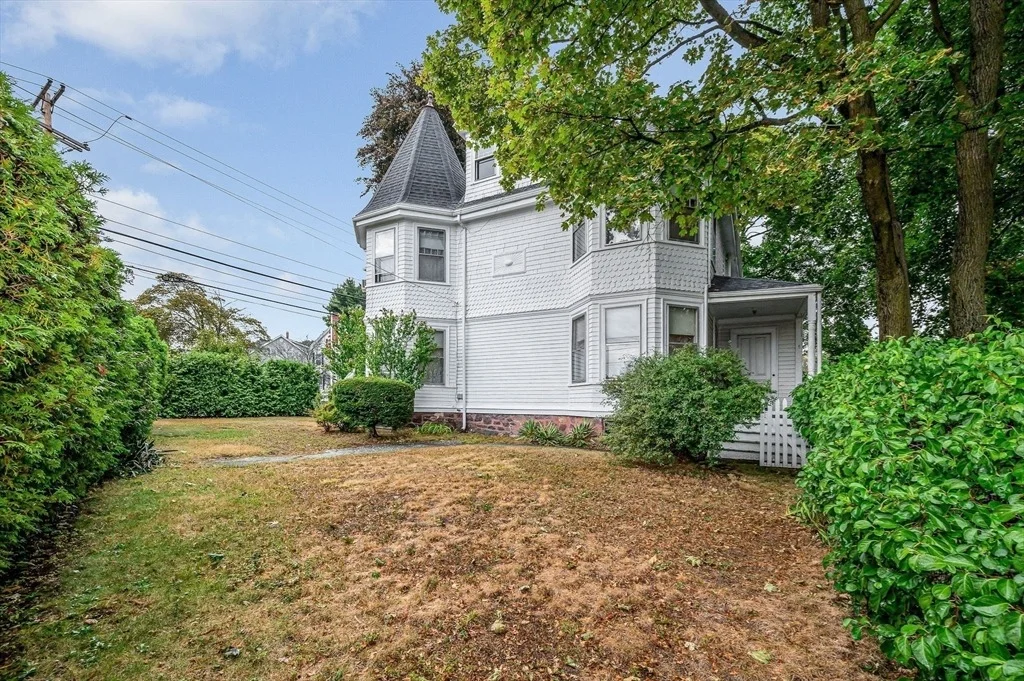 Photo of 82 Lincoln Ave