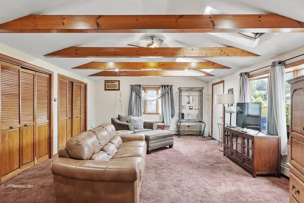Photo of 115 Richard Rd
