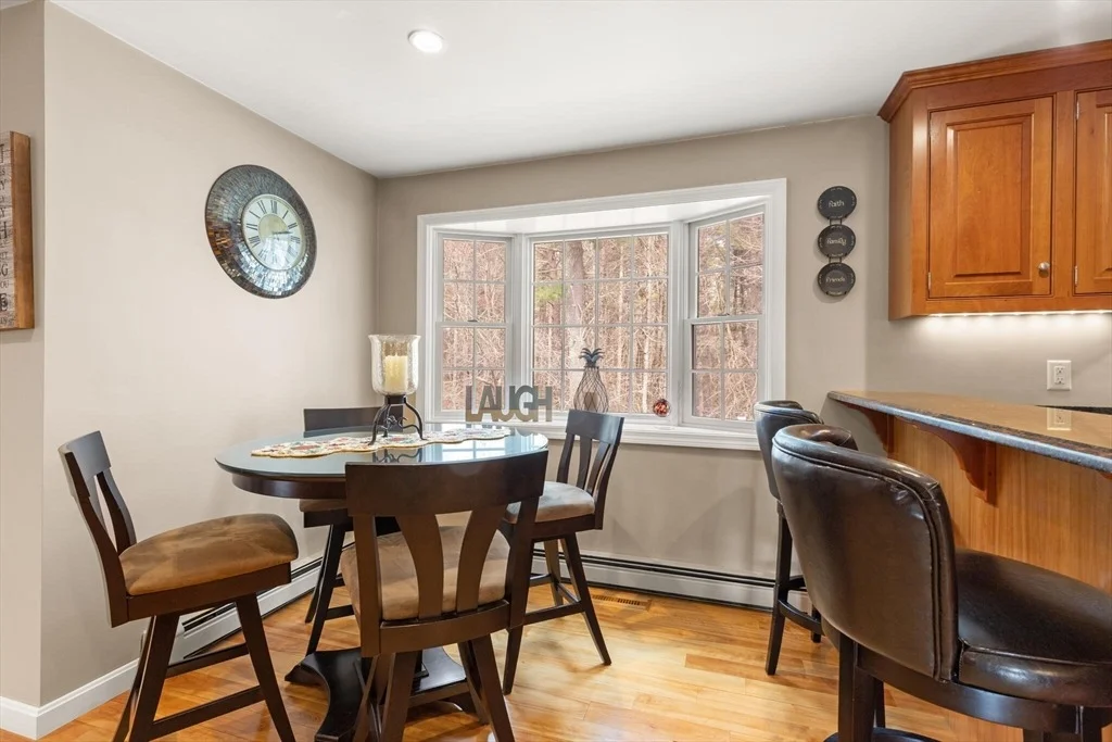 Photo of 35 Meadowbrook Dr