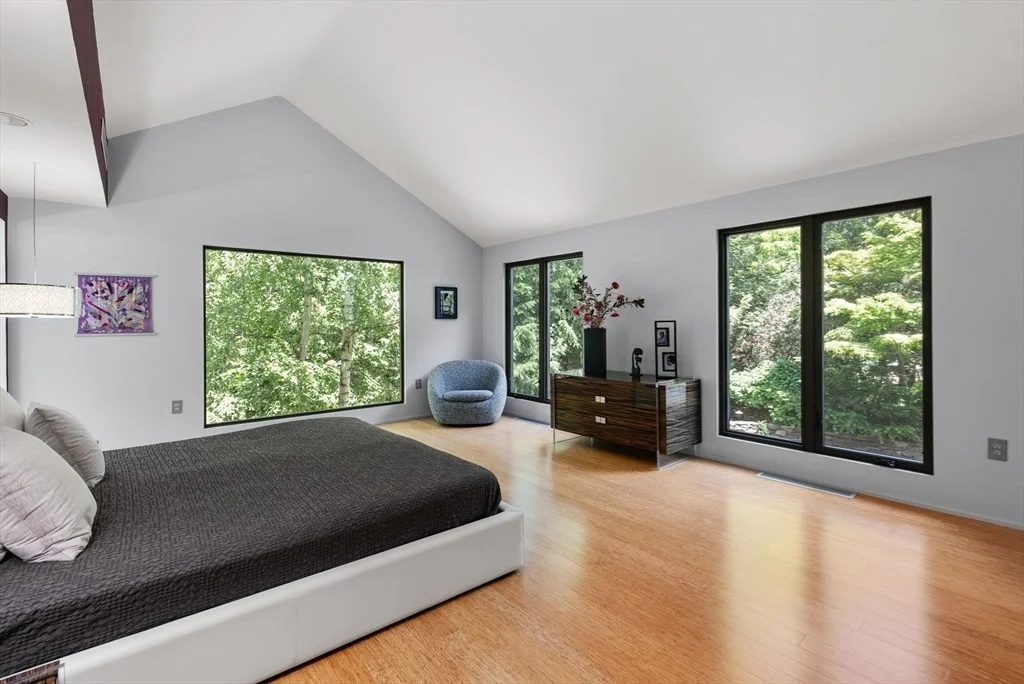Photo of 169 Hickory Rd