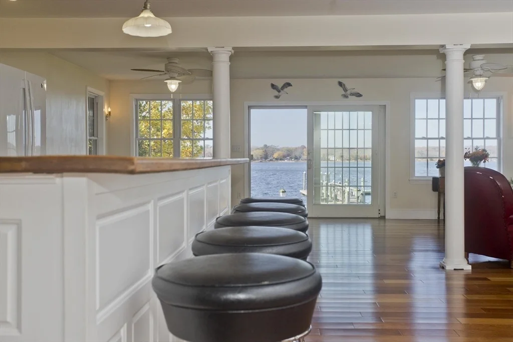 Photo of 62 Riverside Dr