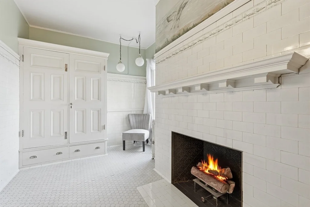 Photo of 270 Maple St