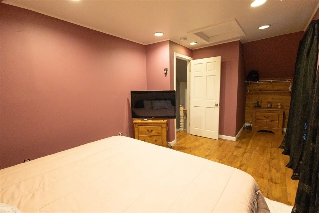 Photo of 339 Drury Ave
