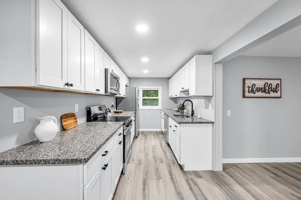Photo of 83 Rolf Ave