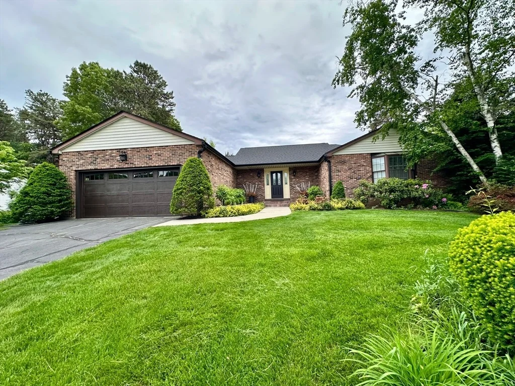 Photo of 608 Pinewood Dr