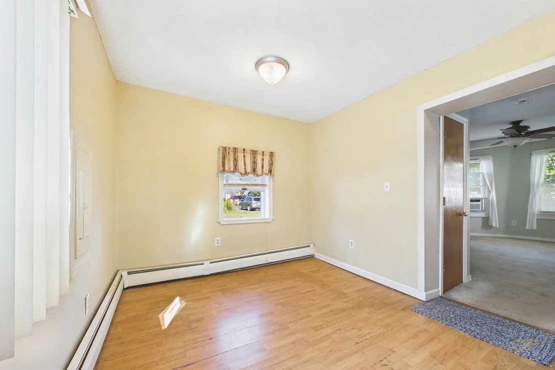 Photo of 7 Bayview Ave