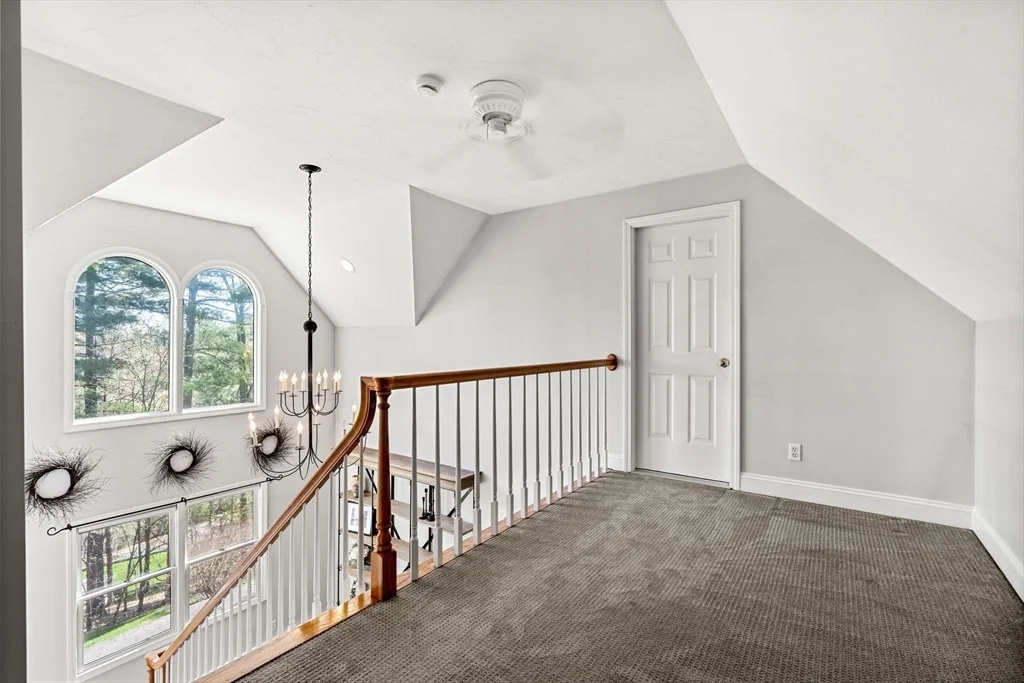 Photo of 39 Lovers Ln