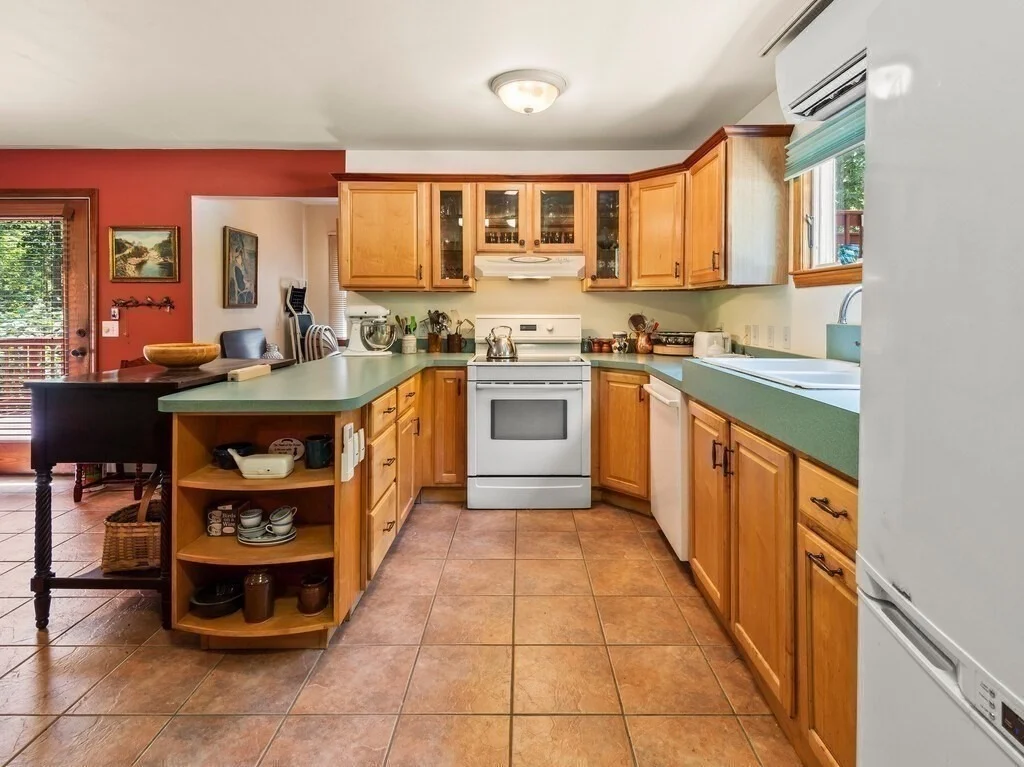 Photo of 189 Maple Avenue