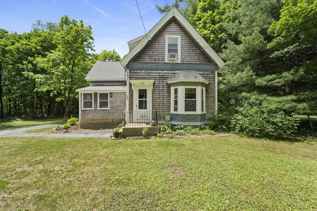 Photo of 361 Main St