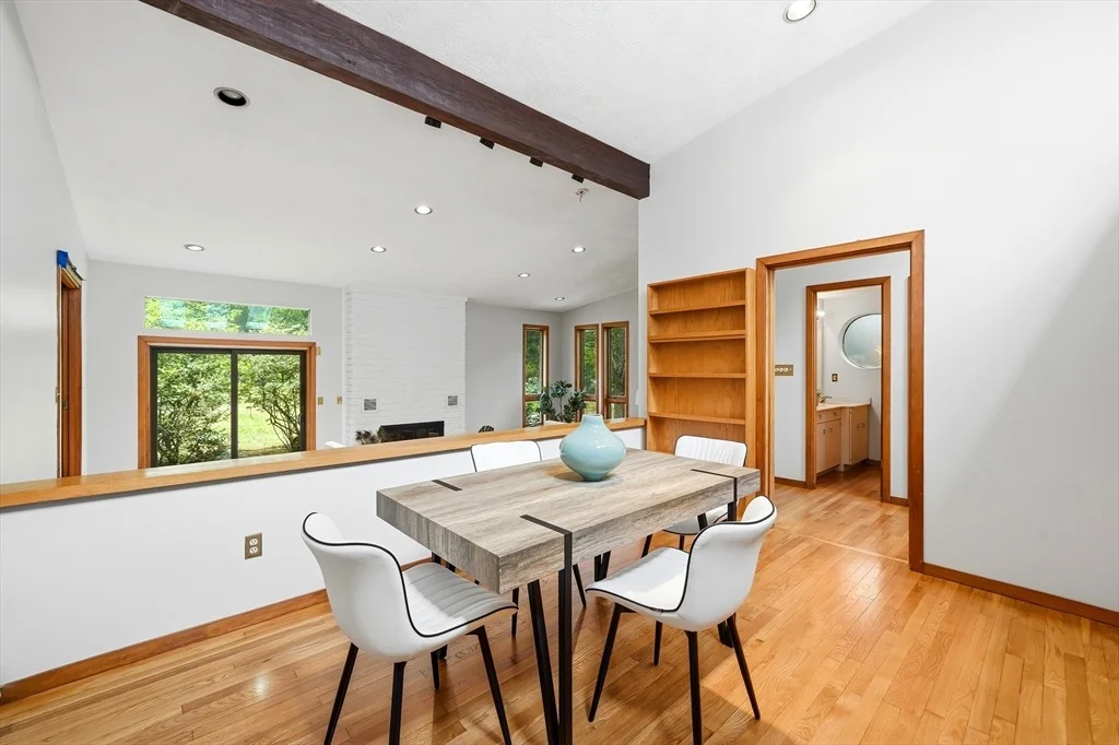 Photo of 6 Angier Rd