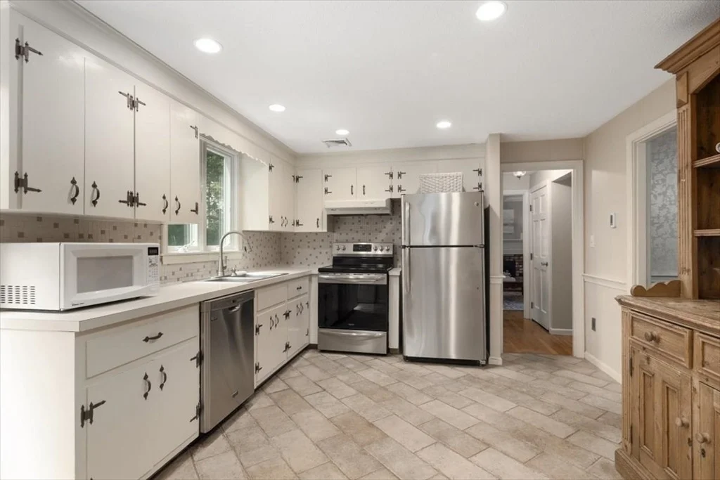 Photo of 80 Buttonwood Lane