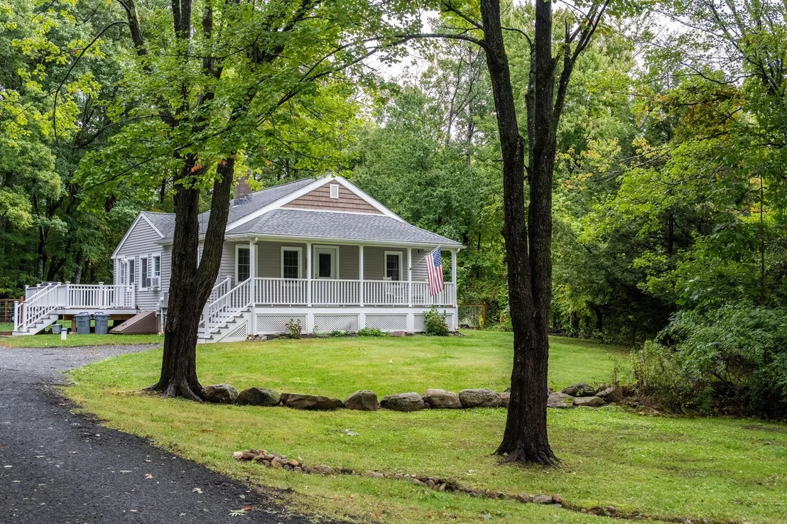 Photo of 192 Vining Hill Rd