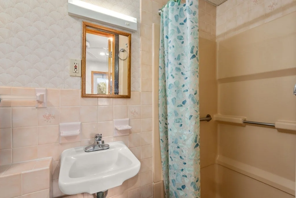 Photo of 10 Dow Ave