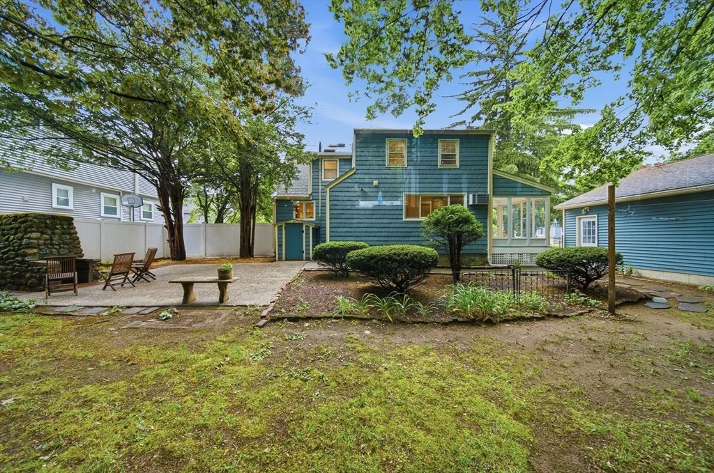 Photo of 8 Brackett Ave