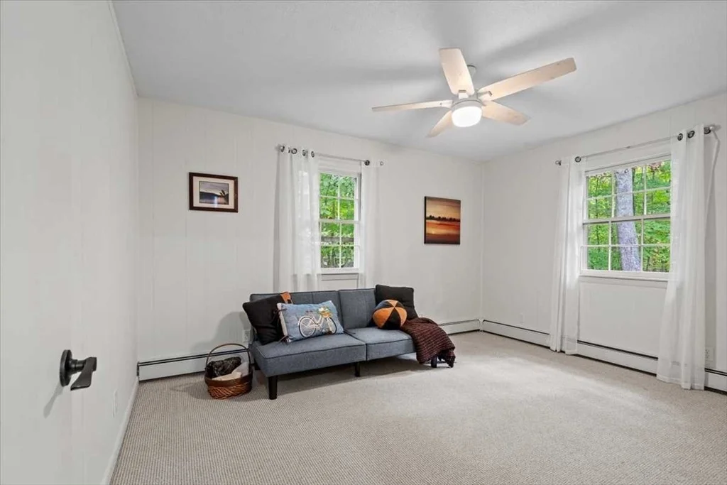 Photo of 822 Hardwick Rd