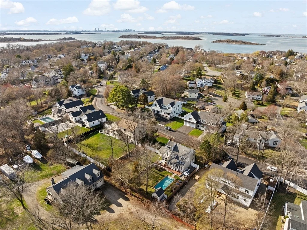 Photo of 10 Wompatuck Rd