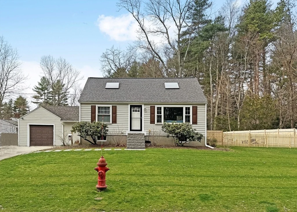 Photo of 35 Robbins Rd