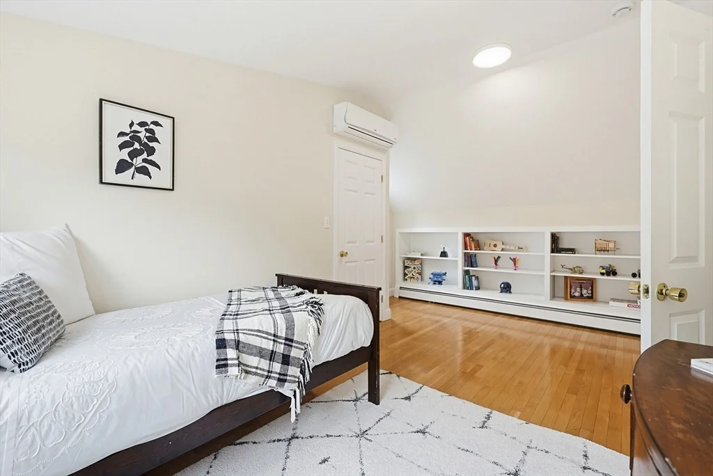 Photo of 13 Lawrence Circle