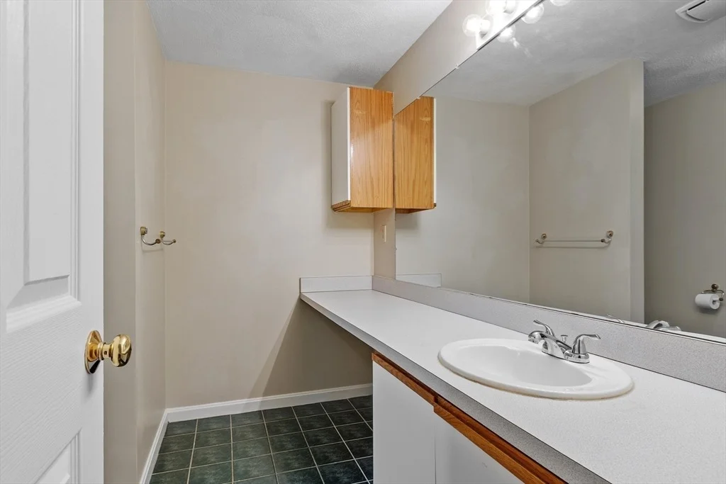Photo of Unit 6 at 24 Deer Path