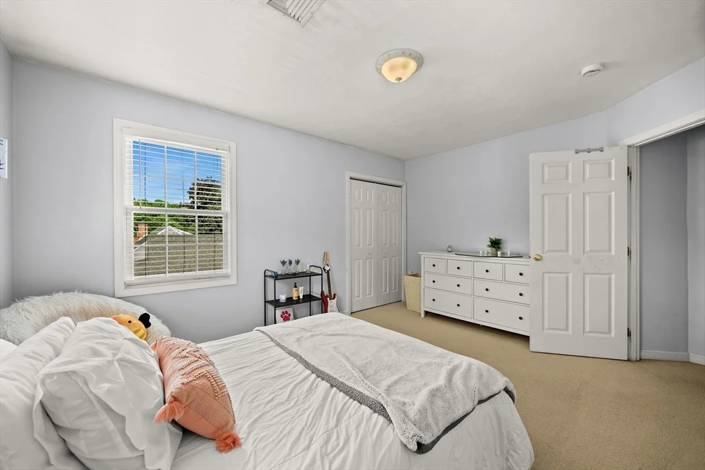 Photo of 8 Robinwood Dr