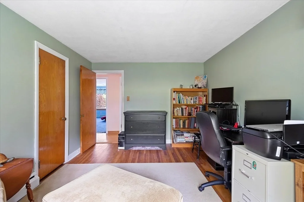 Photo of 34 Old Southbridge Rd