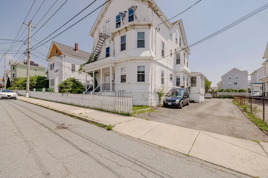 Photo of 154 Mott St