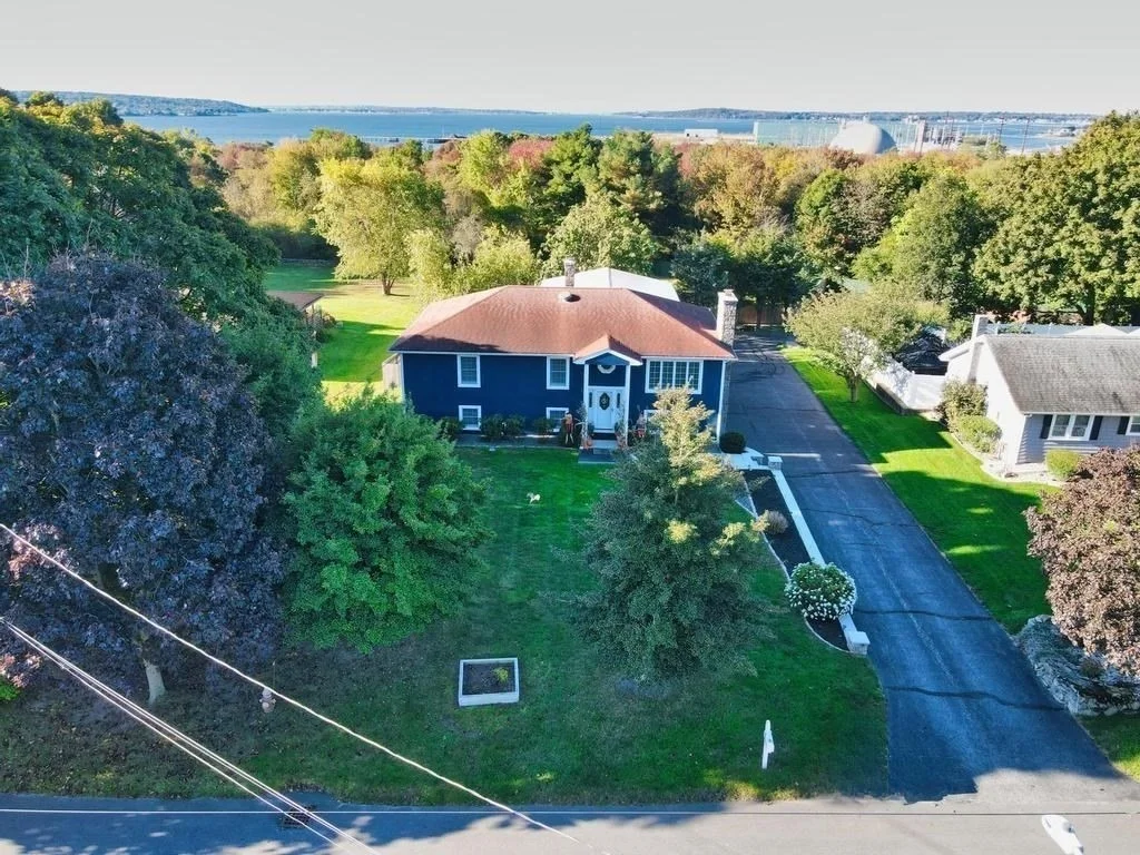 Photo of 555 Harbor View Blvd