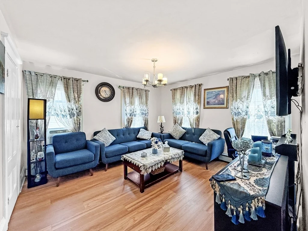 Photo of 76 Baldwin Ave
