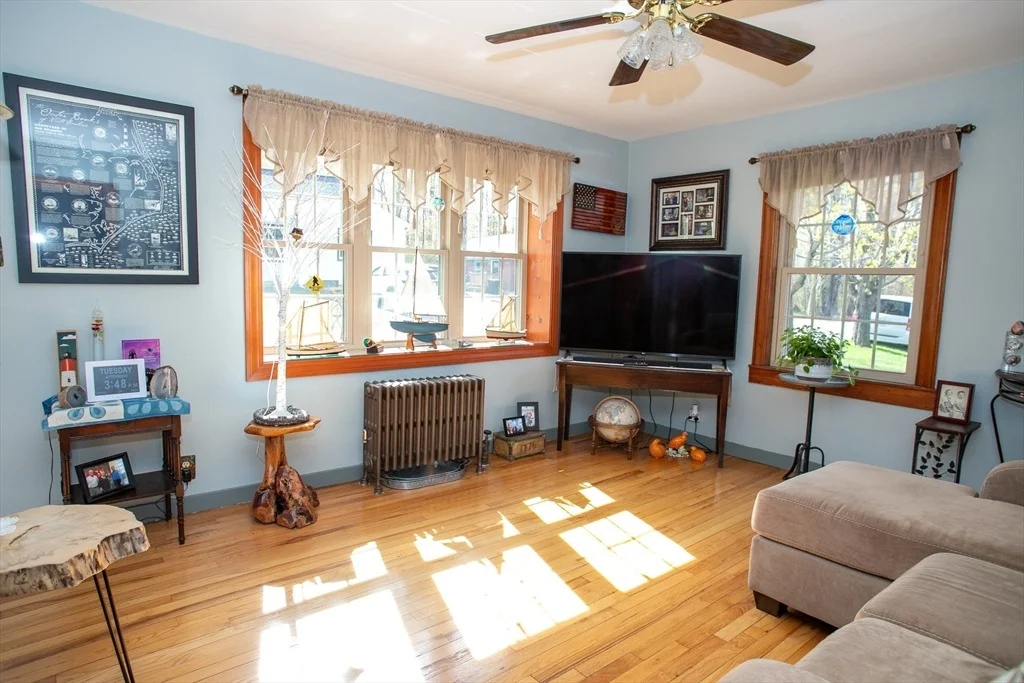 Photo of 20 Cottage Ln