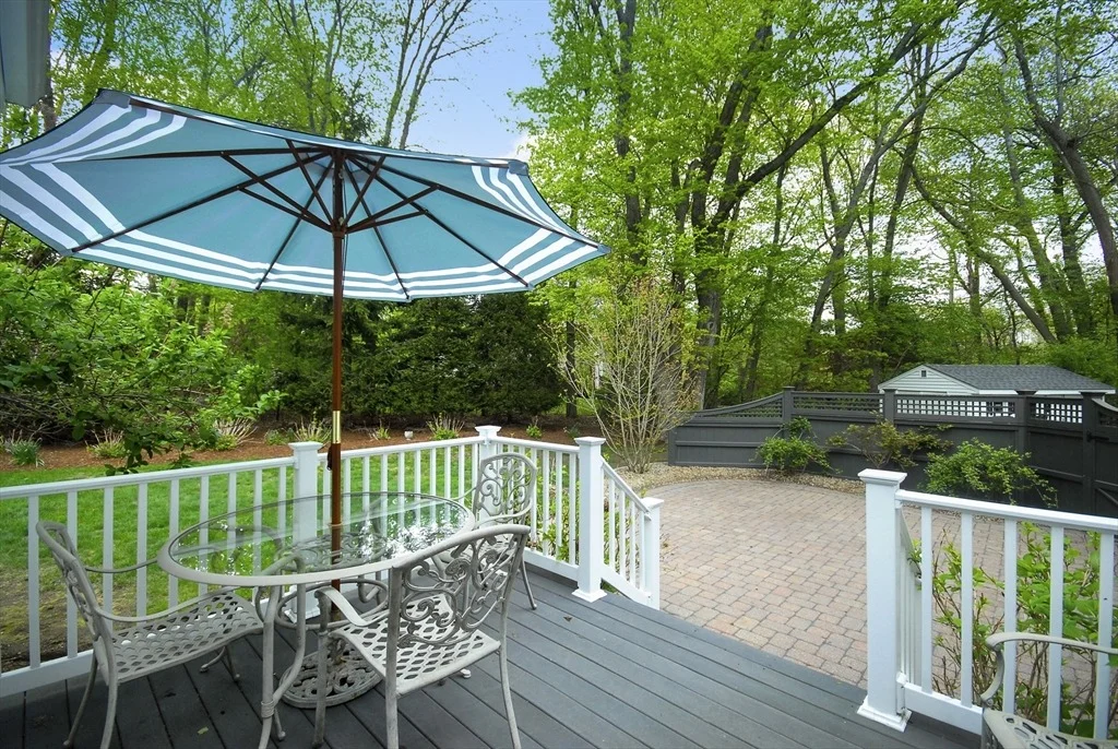 Photo of 2 Blackthorne Cir