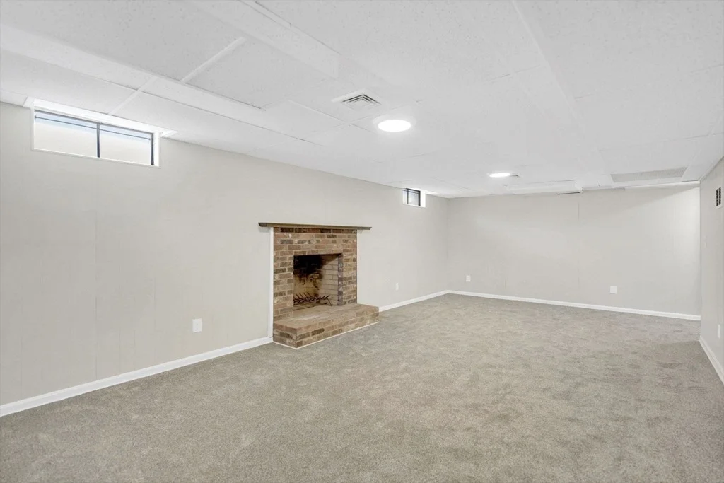 Photo of 59 Lawrence Dr
