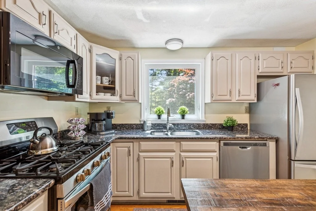 Photo of 2 Strawstone Ln