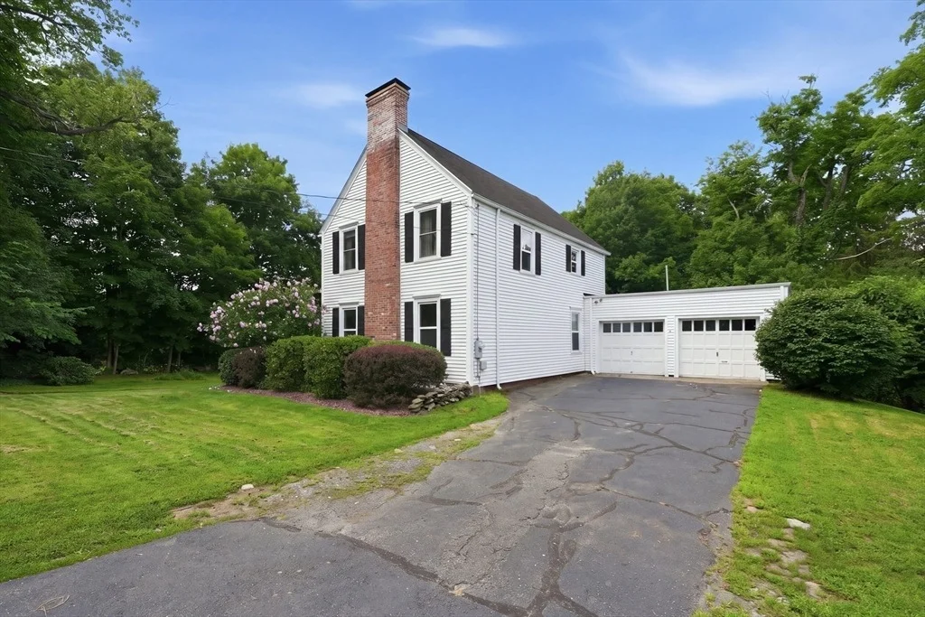 Photo of 211 Main St