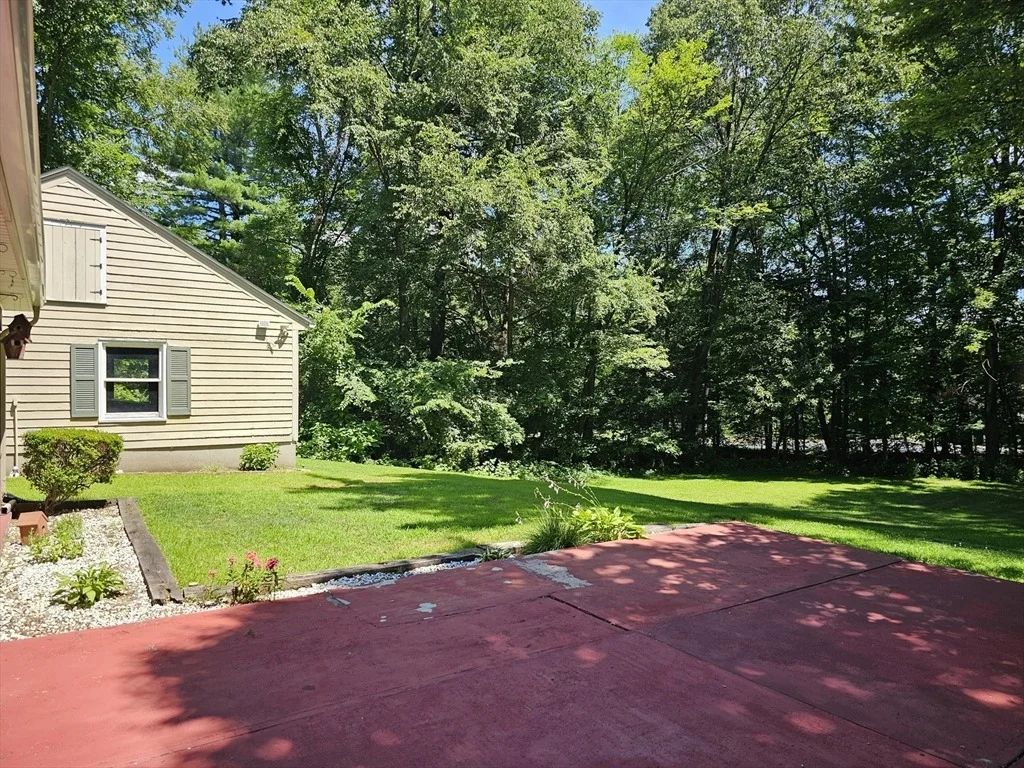 Photo of 152 Shaker Rd