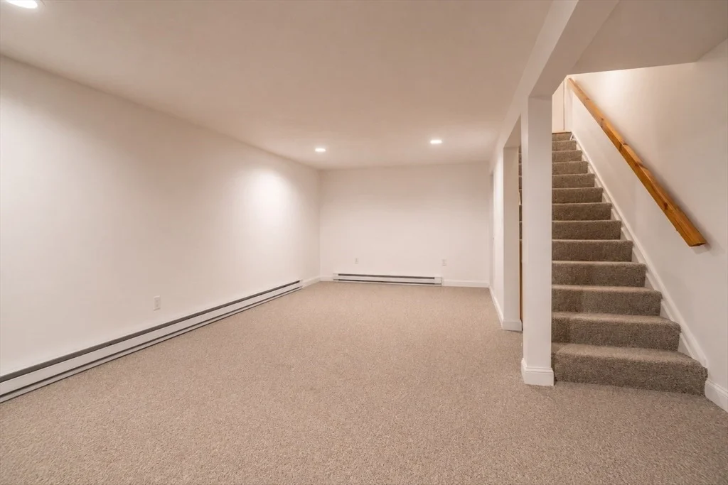 Photo of 305 Scadding Street