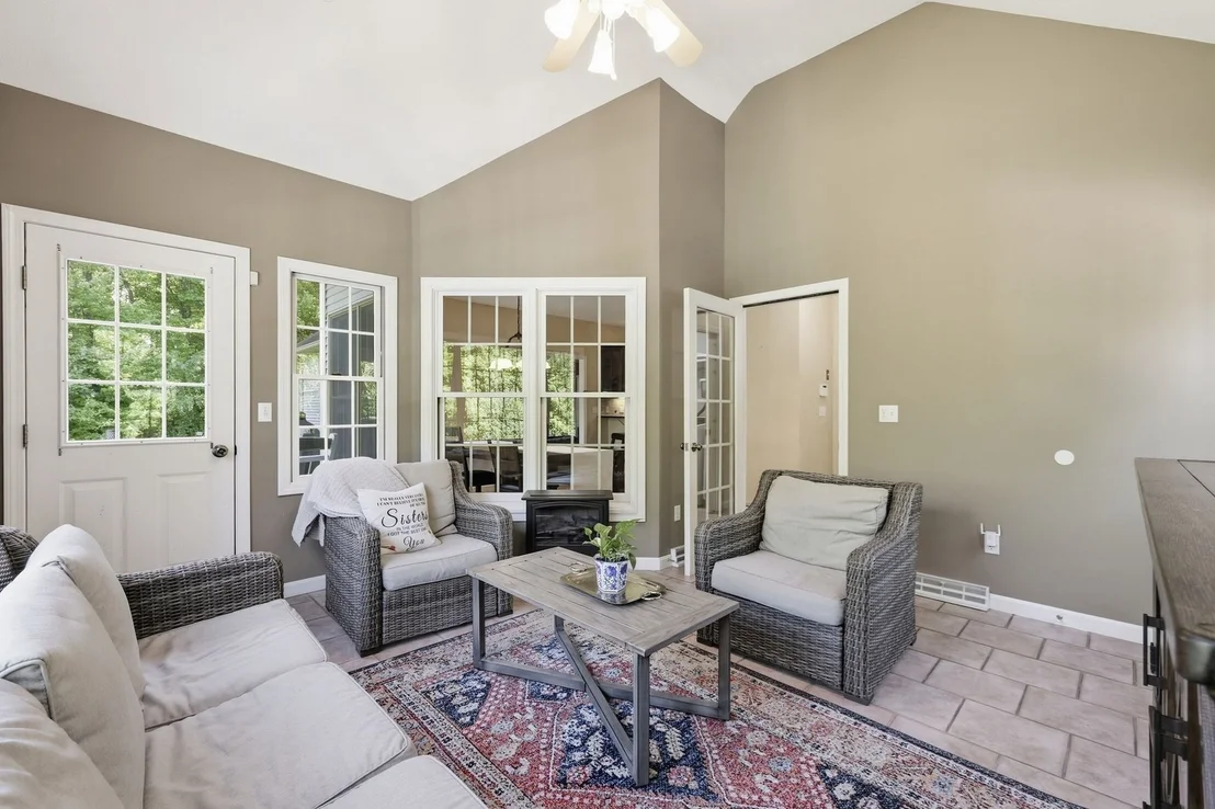 Photo of 2 Highview Circle