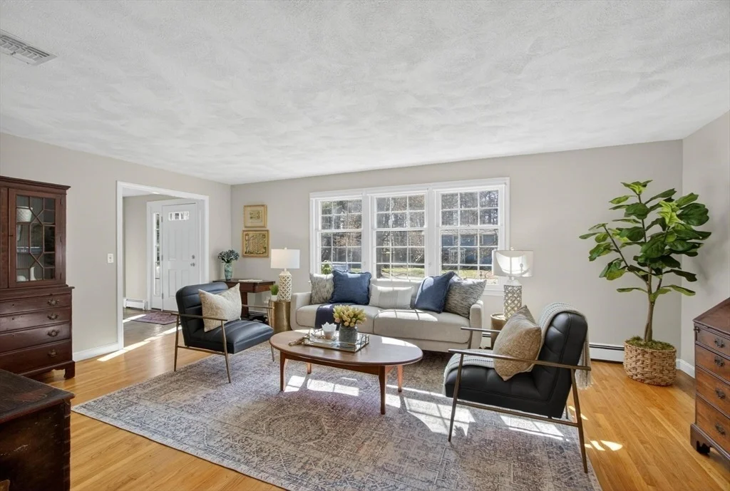Photo of 18 Bromfield Rd