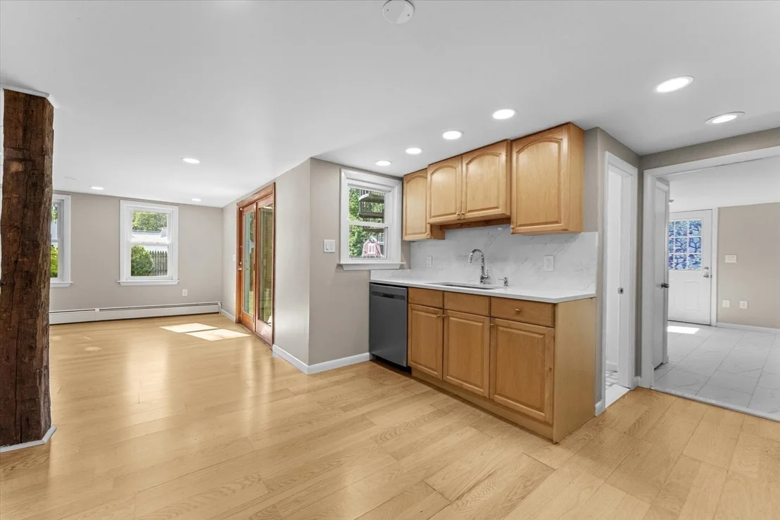 Photo of 82 Boston Rd