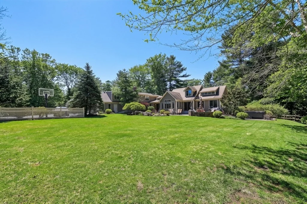 Photo of 37 Mast Hill Rd