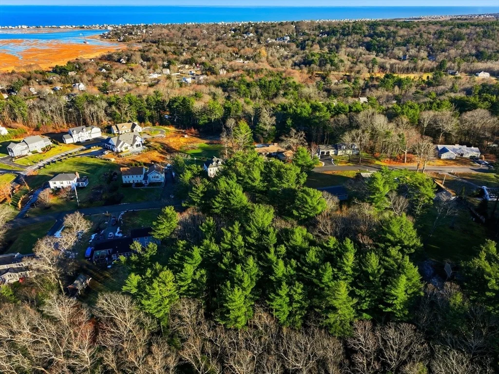 Photo of 44 Deerhill Ln