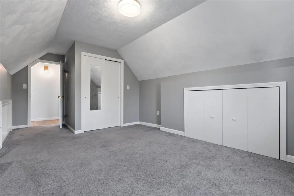 Photo of 194 Springvale Ave
