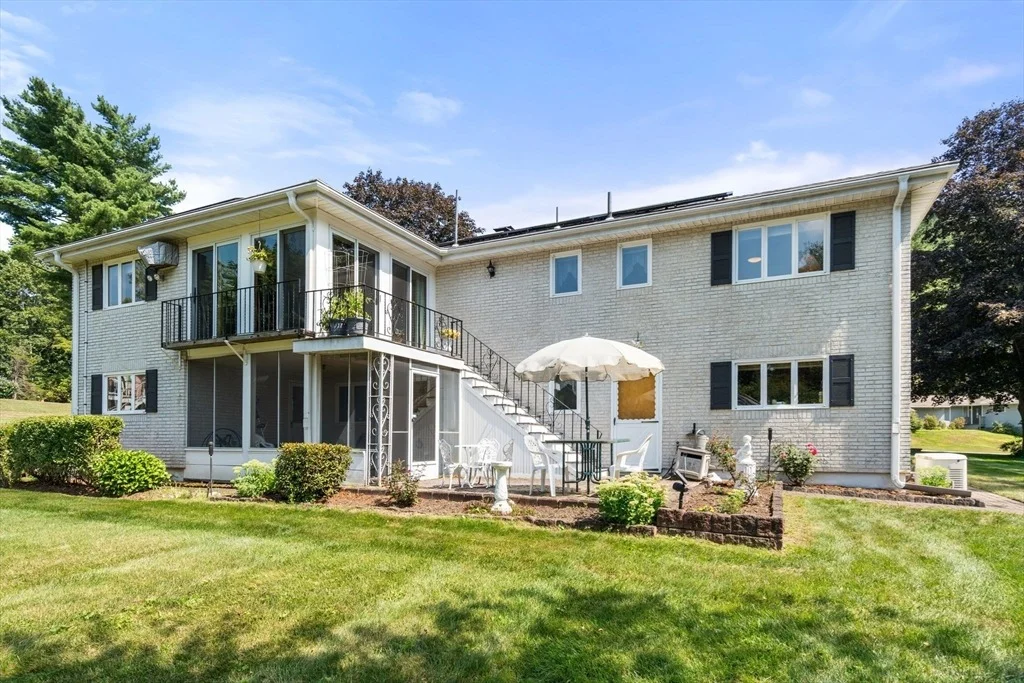 Photo of 15 Hobbs Brook Rd